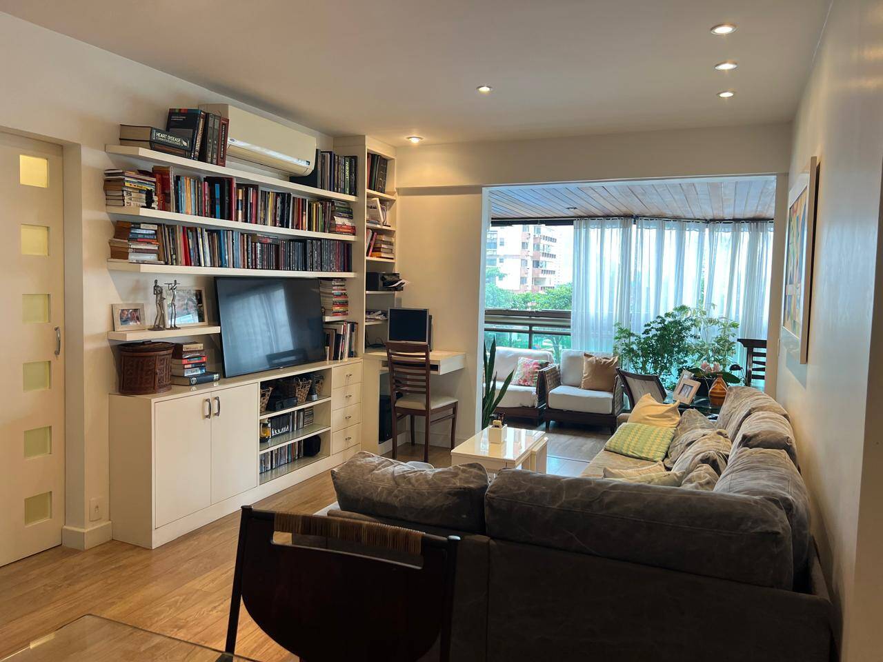 Apartamento, 3 quartos, 130 m² - Foto 1