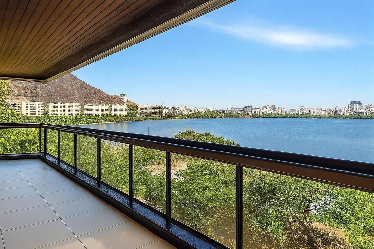 Apartartamento com varanda  e vista deslumbrante  Lagoa com infraestrutura