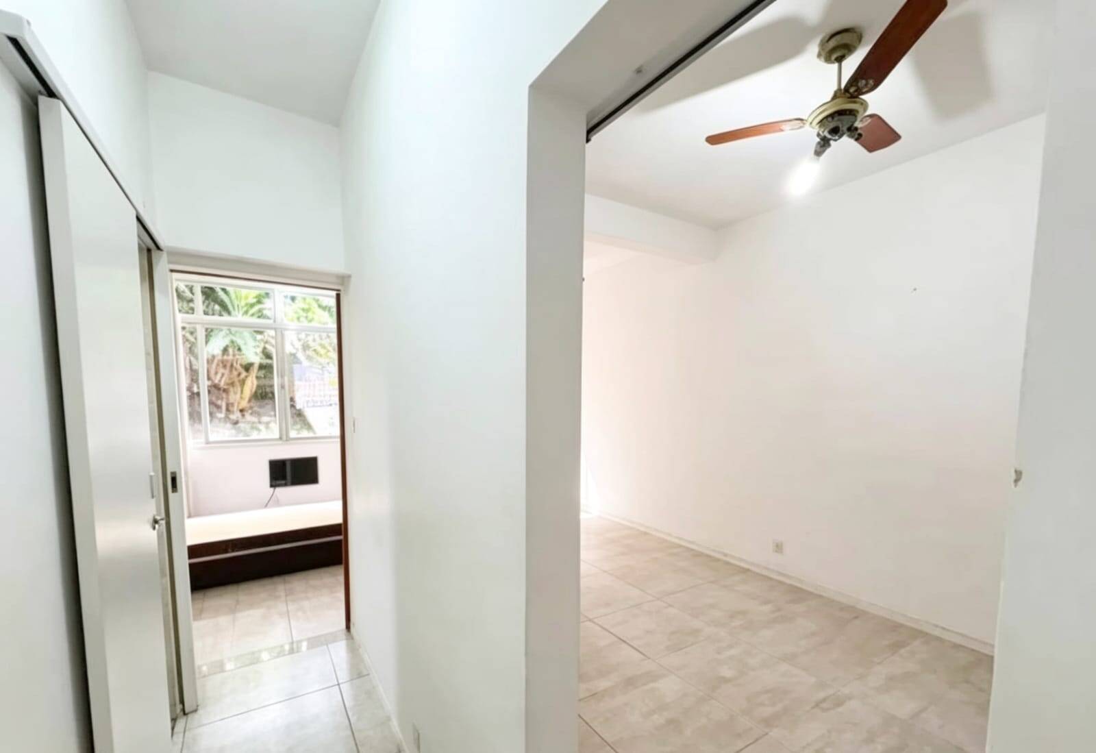 Vendo  apartamento  na Benjamin Constant  de fundos sol da manhã