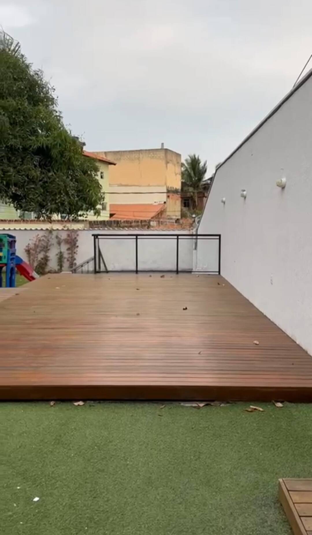 Vendo casa dúplex  perfeita para eventos  ou moradia  com piscina e jardim