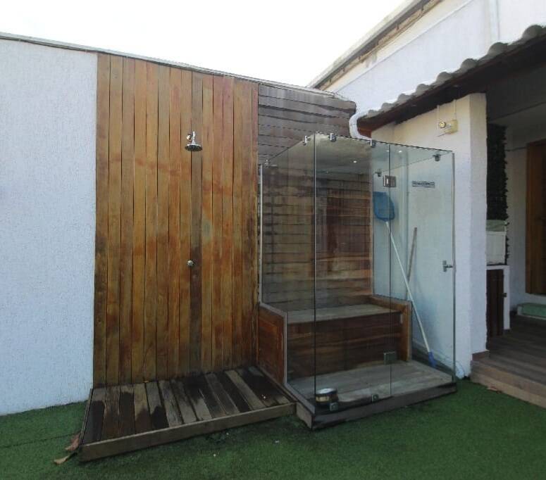 Vendo casa dúplex  perfeita para eventos  ou moradia  com piscina e jardim