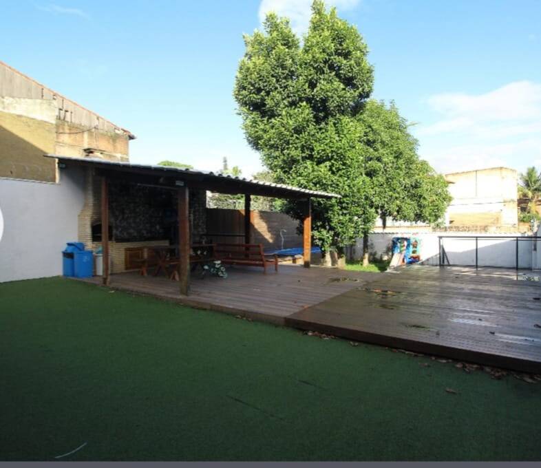 Vendo casa dúplex  perfeita para eventos  ou moradia  com piscina e jardim