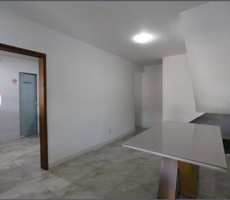 Vendo casa dúplex  perfeita para eventos  ou moradia  com piscina e jardim