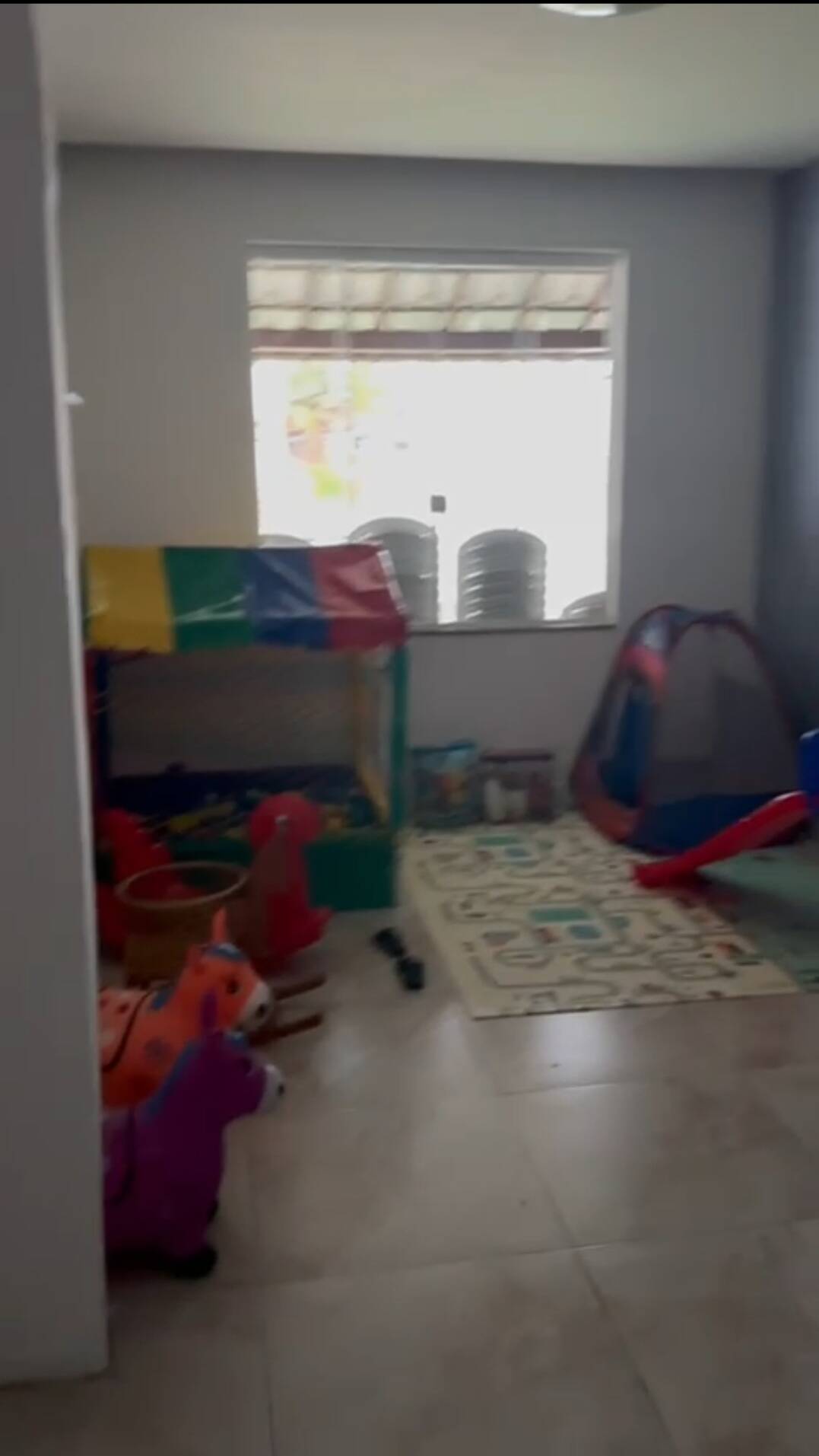 Vendo casa dúplex  perfeita para eventos  ou moradia  com piscina e jardim