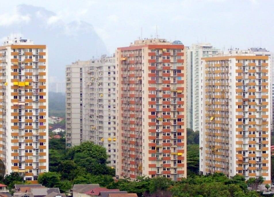 Vendo Pontões da Barra, andar alto, varanda, sala em L,aceita financiamento