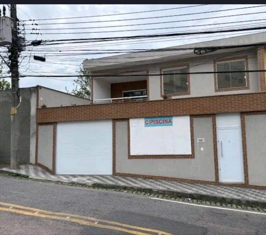 Vendo casa Dúplex  no Jardim Guanabara com varanda, piscina  e garagem