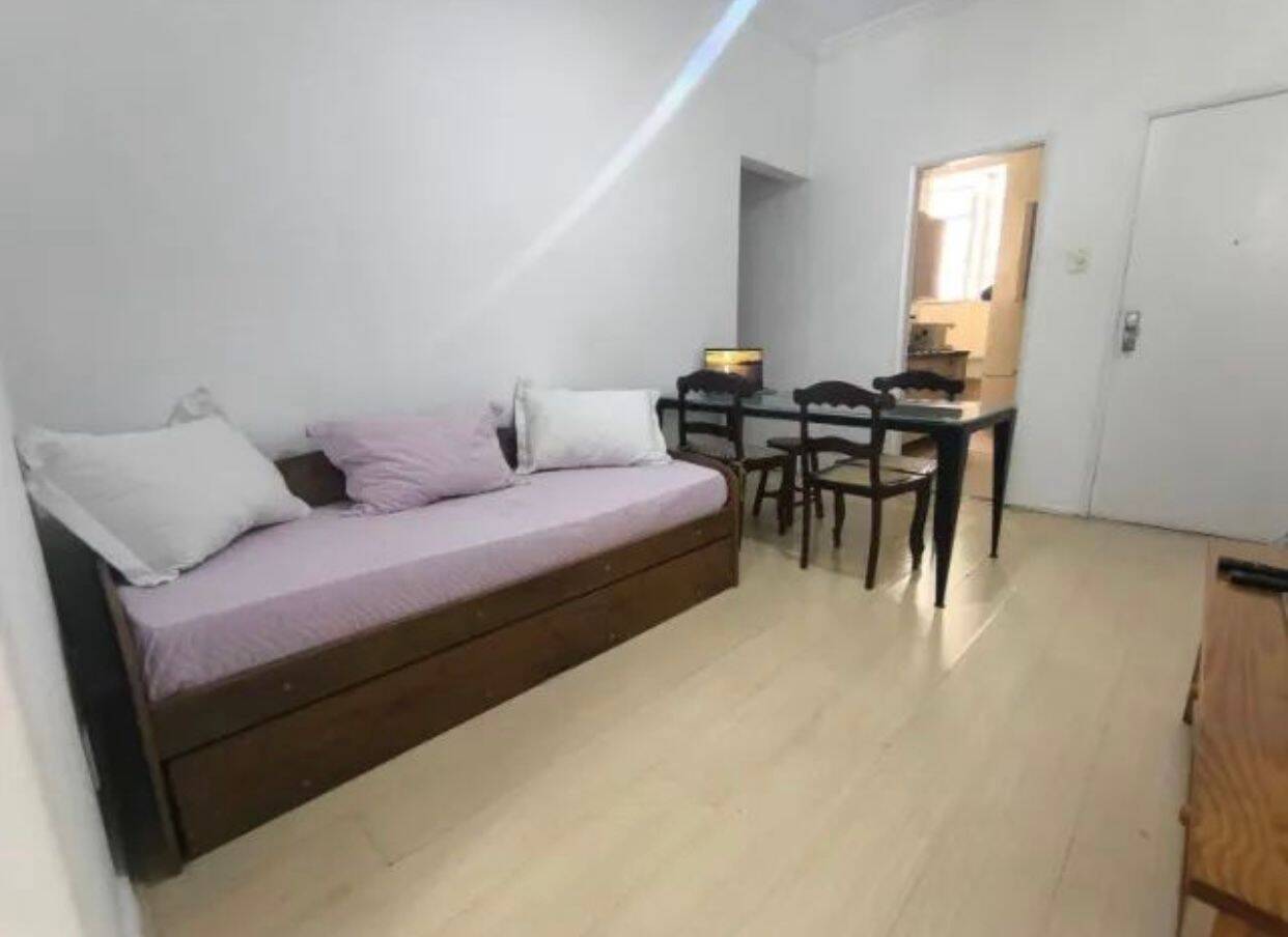 Vendo Barata Ribeiro 85m2 esquina constante Ramos  otima localização