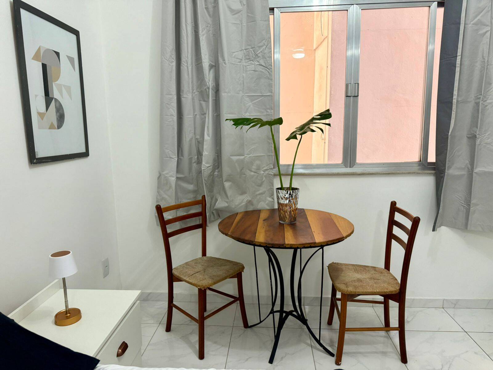 Alugo Studio  lindo  Figueredo Magalhães todo decorado  33m2