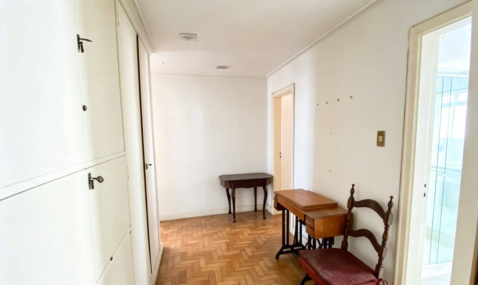 Apartamento  fundos  sol manhã, vista livre ,200m2,3 quartos, financia
