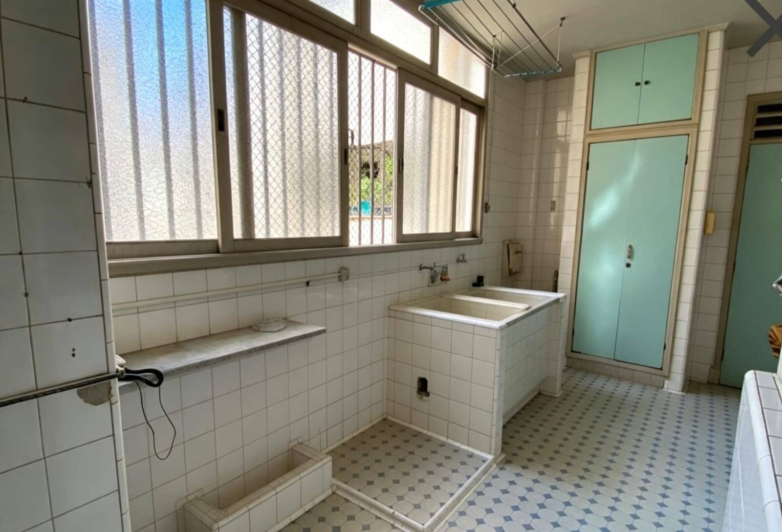 Apartamento  fundos  sol manhã, vista livre ,200m2,3 quartos, financia