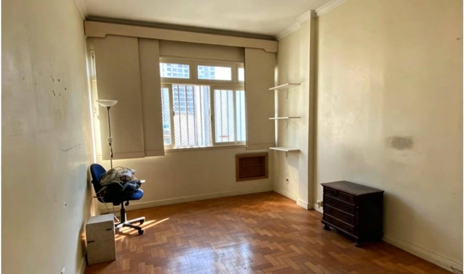 Apartamento  fundos  sol manhã, vista livre ,200m2,3 quartos, financia