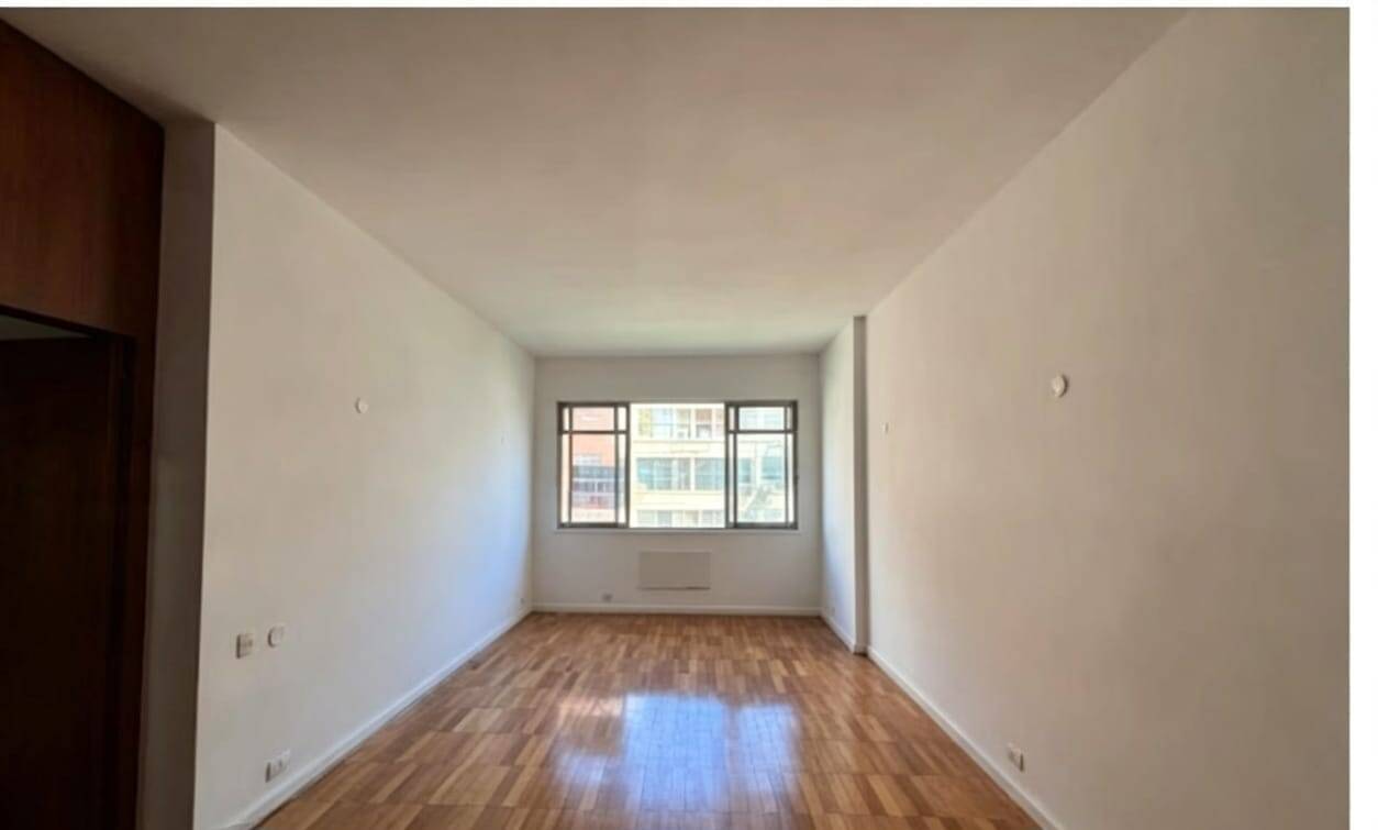 Vendo constante Ramos  3 quartos 111m2 vaga sol manhã, financiamento